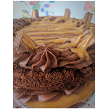 Load image into Gallery viewer, Family Size Signature Cake
